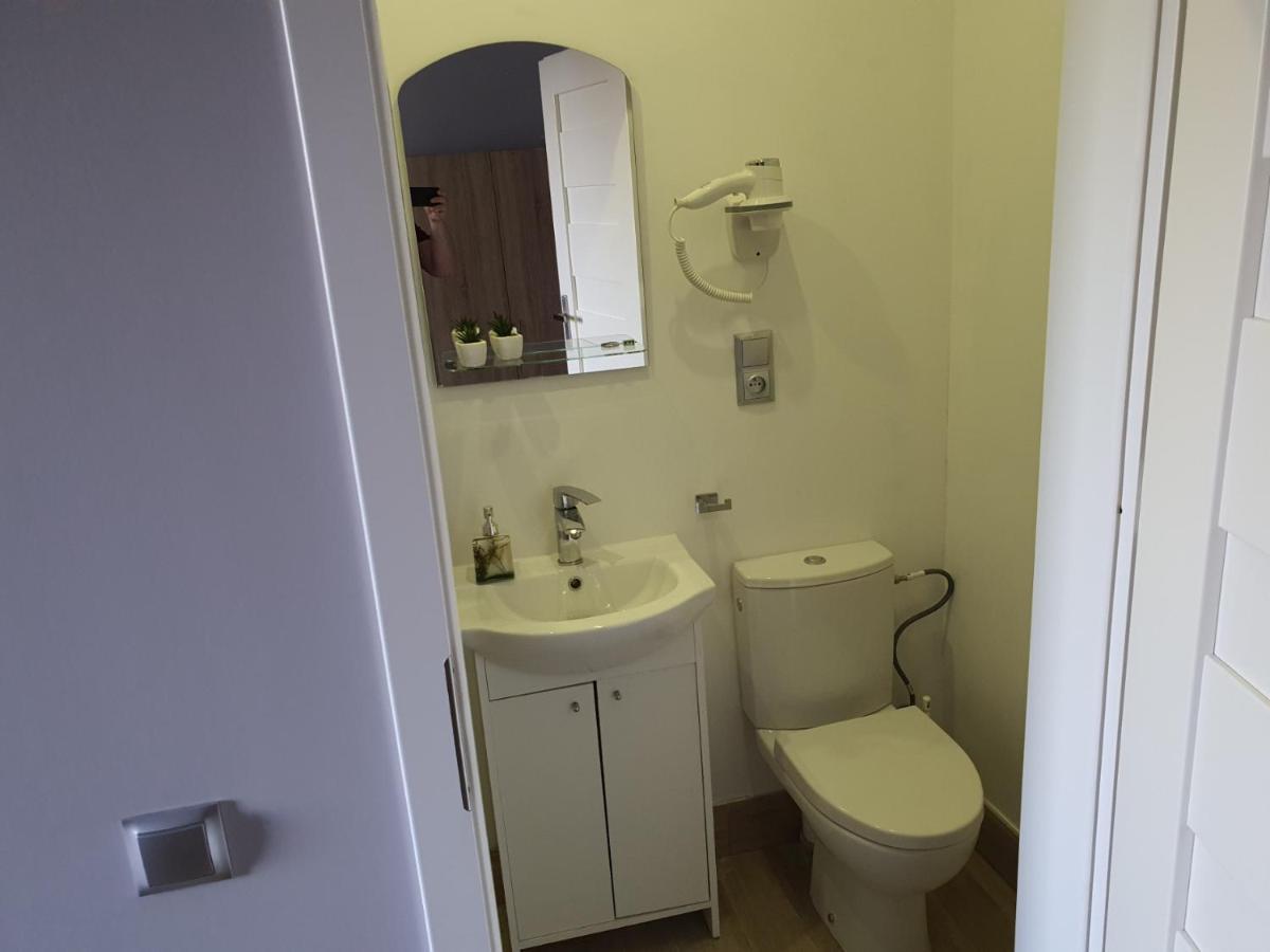 Jasna Hotelik Self Check-In 华沙 外观 照片