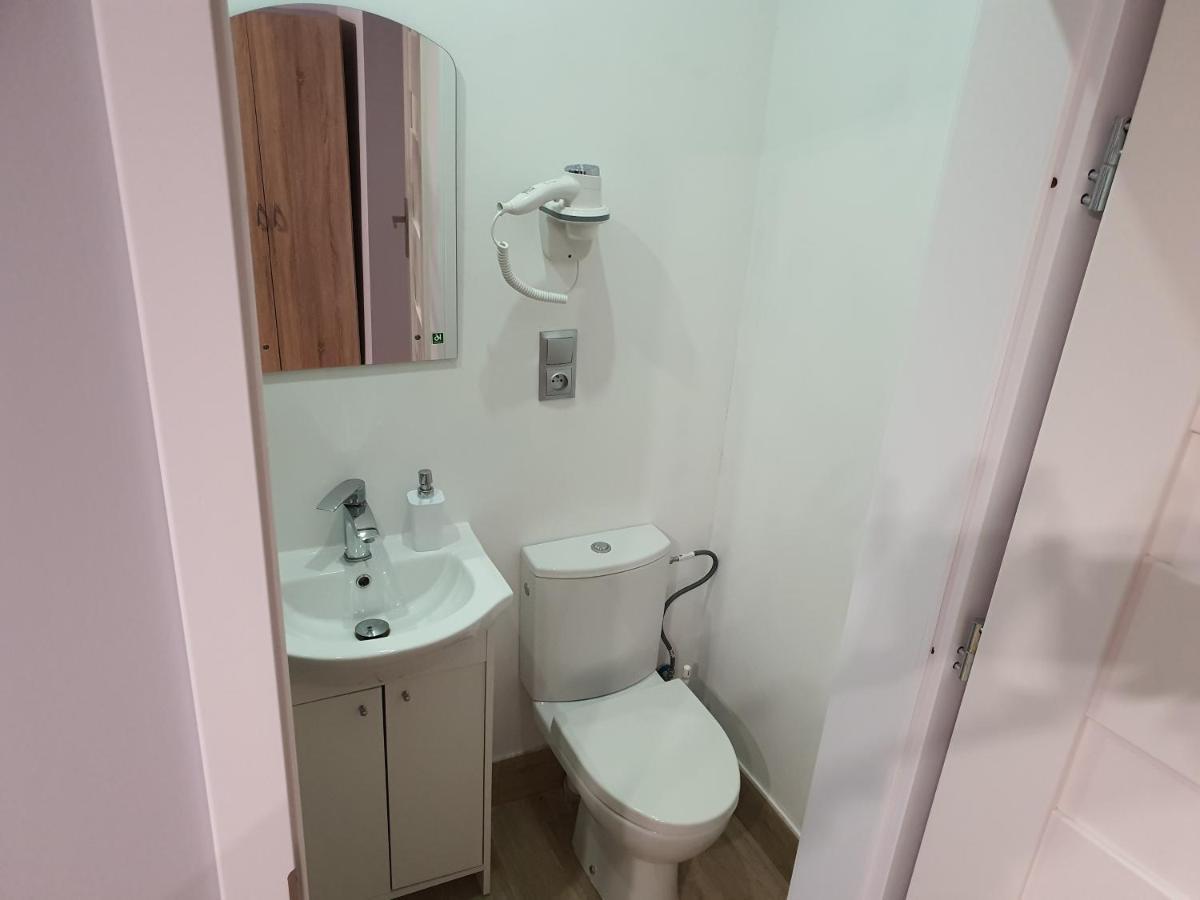 Jasna Hotelik Self Check-In 华沙 外观 照片